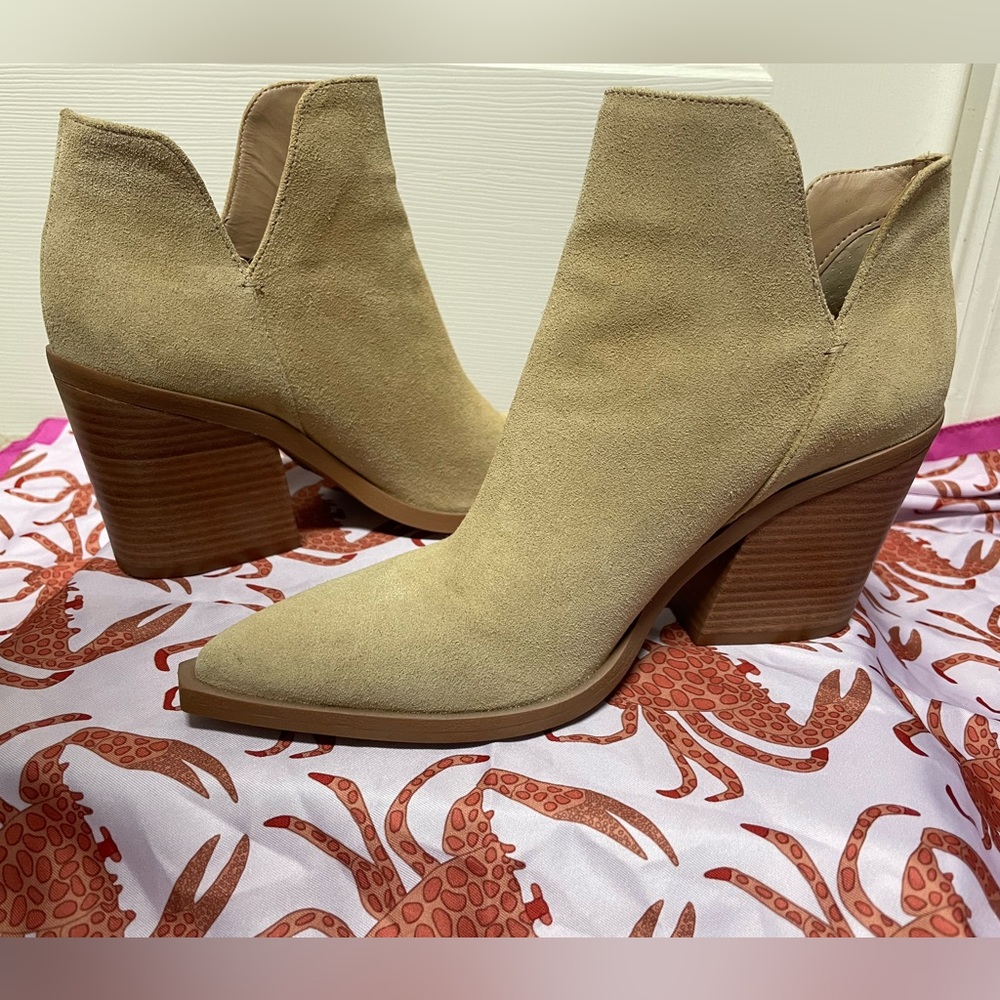 Gianni Bini tan booties 7.5 worn once
